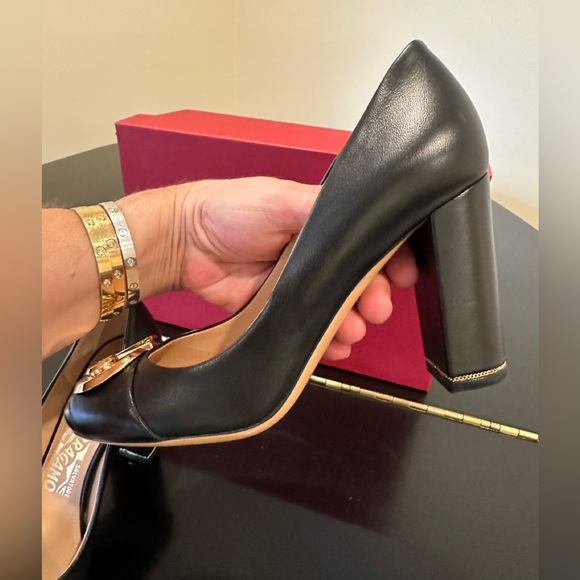 Salvatore Ferragamo NWT Luxury Classic Chic RARE Authentic Fiamma Black Pumps - Picture 15 of 17